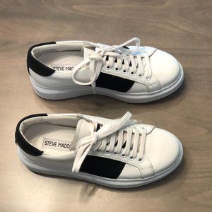 Steve Madden white leather sneaker